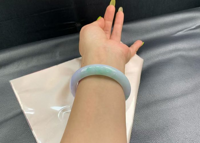 翡翠手镯料